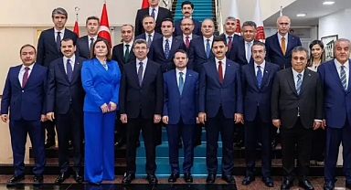 BAKAN GÜRLEK'TEN İLK TOPLANTI