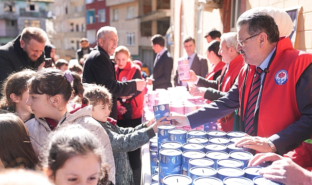 BAŞKAN GENÇ TEKNE ORUCU ETKİNLİĞİNDE ÇOCUKLARLA BULUŞTU 