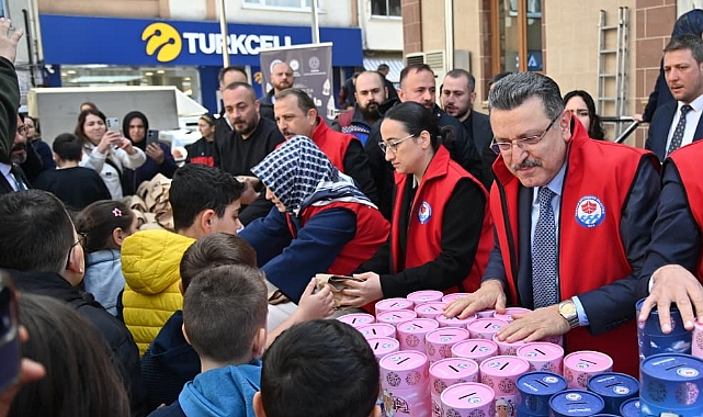 BAŞKAN GENÇ, VAKFIKEBİR’DE GÖNÜLLERE DOKUNDU