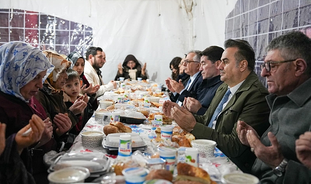 BAŞKAN KAYA, İFTARDA İNÖNÜ MAHALLESİ SAKİNLERİYLE BİR ARAYA GELDİ