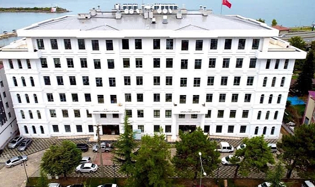 ÇARPICI İDDİA: ARAKLI BELEDİYESİ KAÇAK İŞÇİ Mİ ÇALIŞTIRIYOR? 