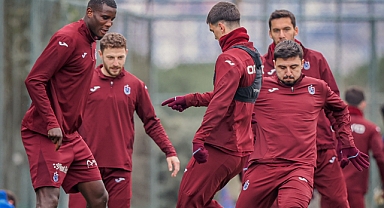 FIRTINA ÇOK HIRSLI... KANARYA'YA BİLENİYORLAR! 