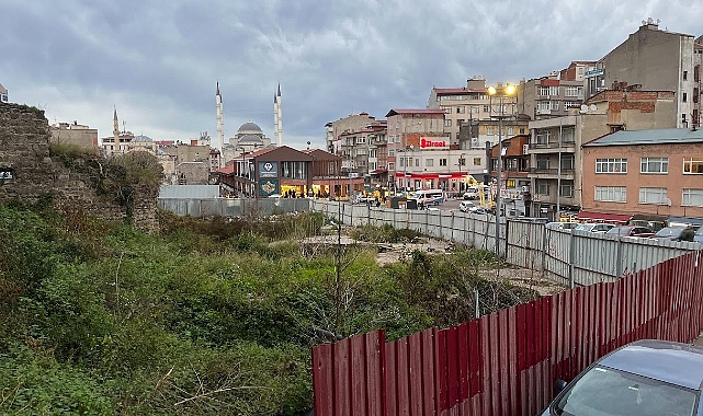 PROF. DR. YAVUZ: KADINLAR HALİ BİNASI TAŞINMALI!