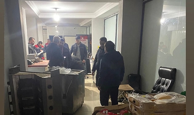 TAVUK ETİ DEPOSUNA ŞOK BASKIN... MİLLETE ZEHİR YEDİRMİŞLER!