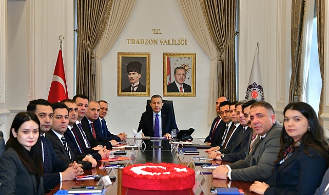 VALİ ŞAHİN PROJELERİ MASAYA YATIRDI 