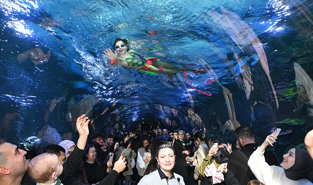 ZİYARETÇİLER 14 ŞUBAT'TA TÜNEL AKVARYUMA AKIN ETTİ