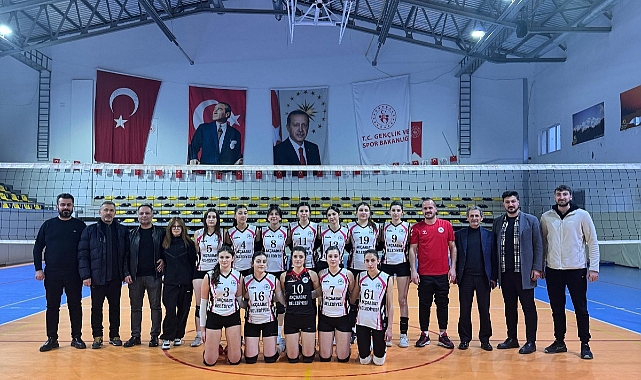 AKÇAABAT BELEDİYESPOR VOLEYBOLDA 2. FİNAL GRUBUNDA