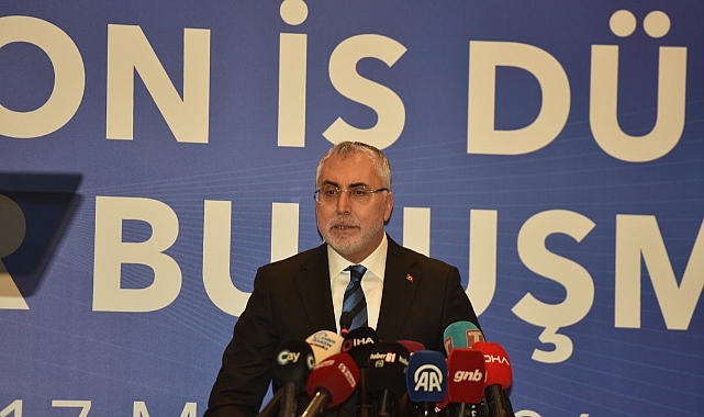 BAKAN IŞIKHAN'DAN TRABZONLULARA ÖVGÜ: TRABZONLU MEMLEKETİNİN DERDİYLE DERTLENİR