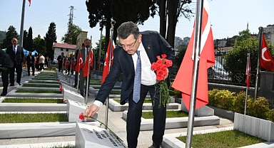 BAŞKAN GENÇ: BAĞIMSIZLIK VE VATAN SEVGİSİNİN EN GÜÇLÜ NİŞANESİ