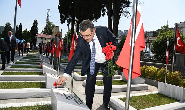 BAŞKAN GENÇ: BAĞIMSIZLIK VE VATAN SEVGİSİNİN EN GÜÇLÜ NİŞANESİ
