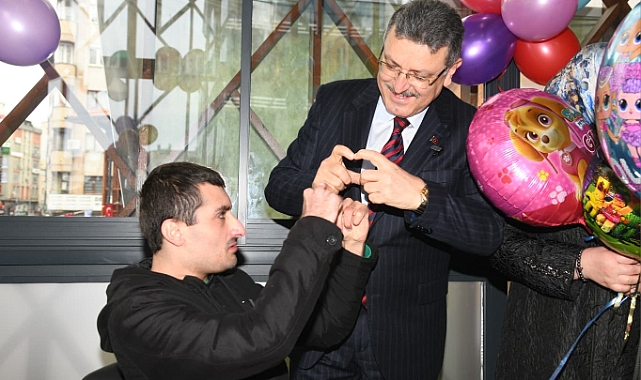 BAŞKAN GENÇ: ENGELLERİ KALDIRDIKÇA DAHA MUTLU ŞEHİR OLACAĞIZ 