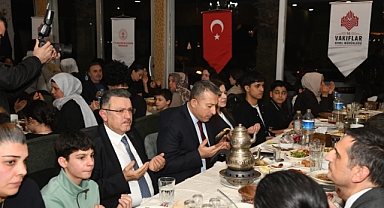 BAŞKAN GENÇ: “YETİMLERİN DERTLERİYLE DERTLENMEK BİZİM GÖREVİMİZDİR”