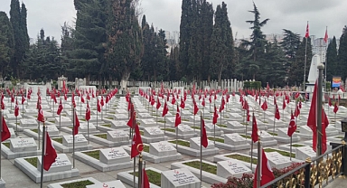 BÜYÜKŞEHİR MEZARLIKLARI BAYRAMA HAZIRLADI