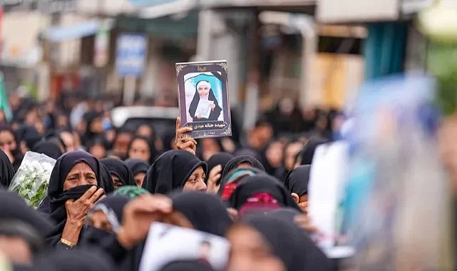 DÜNYAYI SARSAN CENAZE TÖRENİ 