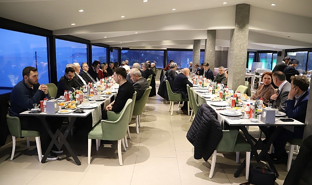 İHRACATÇILAR BİRLİĞİ ÜYELERİ İFTAR YEMEĞİNDE BULUŞTU