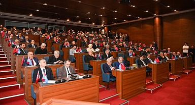 MECLİSTE TİYATRO MU OYNAIYOR? ALKIŞ DA NEYİN NESİ OLUYOR? 