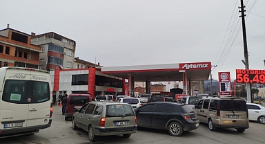 MOTORİNE DEV ZAM... AKARYAKIT İSTASYONLARI DOLDU TAŞTI! 