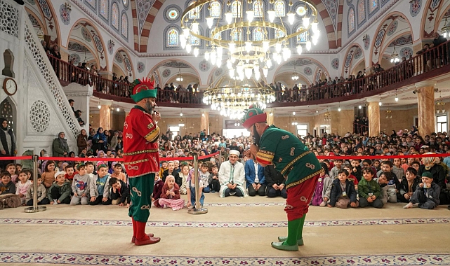 OF'TA ÇOCUKLAR TEKNE ORUCU ETKİNLİĞİNE AKIN ETTİ