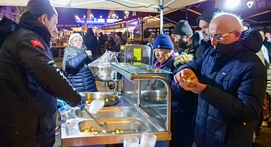 ORTAHİSAR BELEDİYESİ DEPREMDE HAYATINI KAYBEDENLER İÇİN LOKMA DAĞITTI