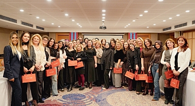 TRABZONSPOR’DA DÜNYA EMEKÇİ KADINLAR GÜNÜ KUTLANDI