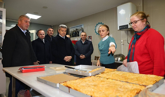 VALİ ERGÜN’DEN, HOPA KADIN GİRİŞİMİ ÜRETİM KOOPERATİFİ’NE ZİYARET