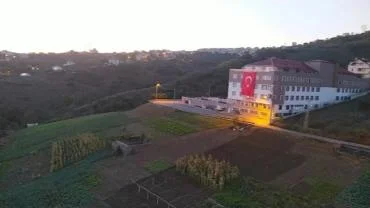 AKÇAABAT'TA ÖĞRENCİLERİN ULAŞIM SORUNU: OTOBÜS İSTİYORLAR!