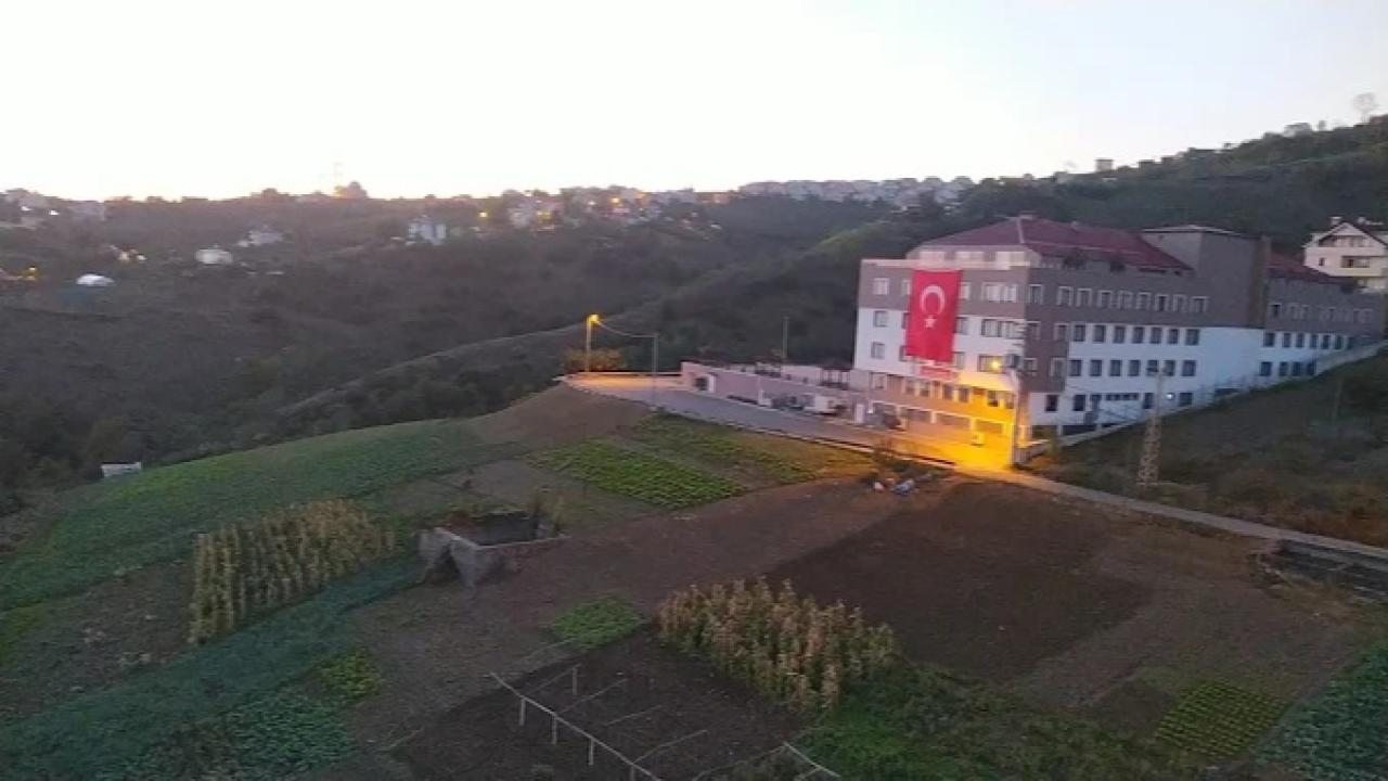 AKÇAABAT'TA ÖĞRENCİLERİN ULAŞIM SORUNU: OTOBÜS İSTİYORLAR!