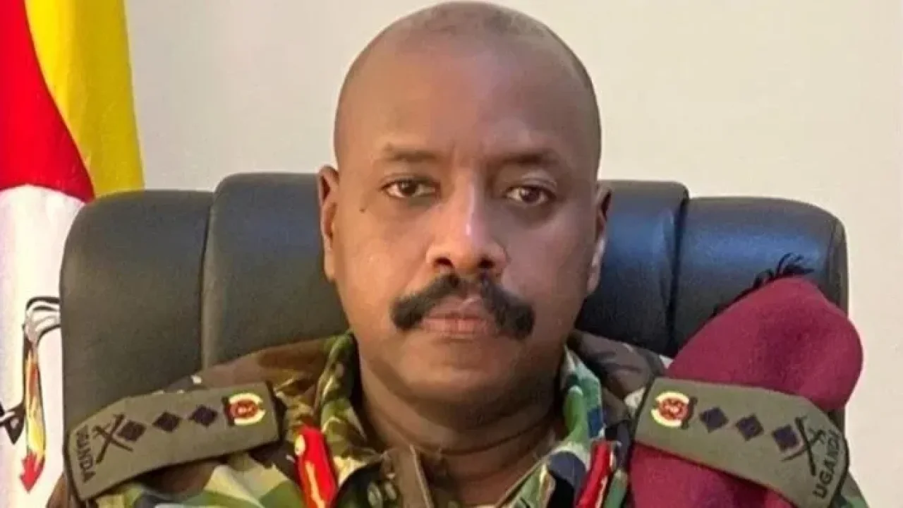 BAK SEN ŞU KÜSTAHA!