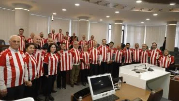 BAŞKAN EKİM, MECLİS ÜYELERİNE SEBAT FORMASI HEDİYE ETTİ