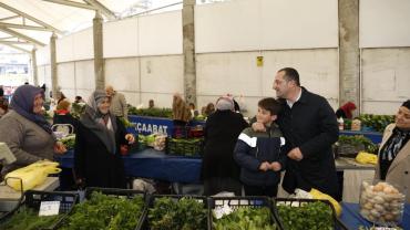 BAŞKAN EKİM PAZAR ESNAFINI DİNLEDİ