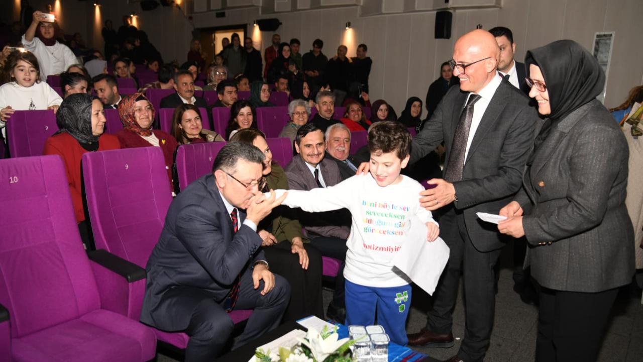 BAŞKAN GENÇ: “FARKINDALIK BİR GÜN DEĞİL, HAYAT BOYU SÜRMELİ”