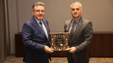 BAŞKAN GENÇ’E TEŞEKKÜR PLAKETİ