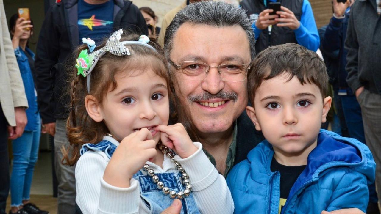 BAŞKAN GENÇ'TEN 23 NİSAN MESAJI