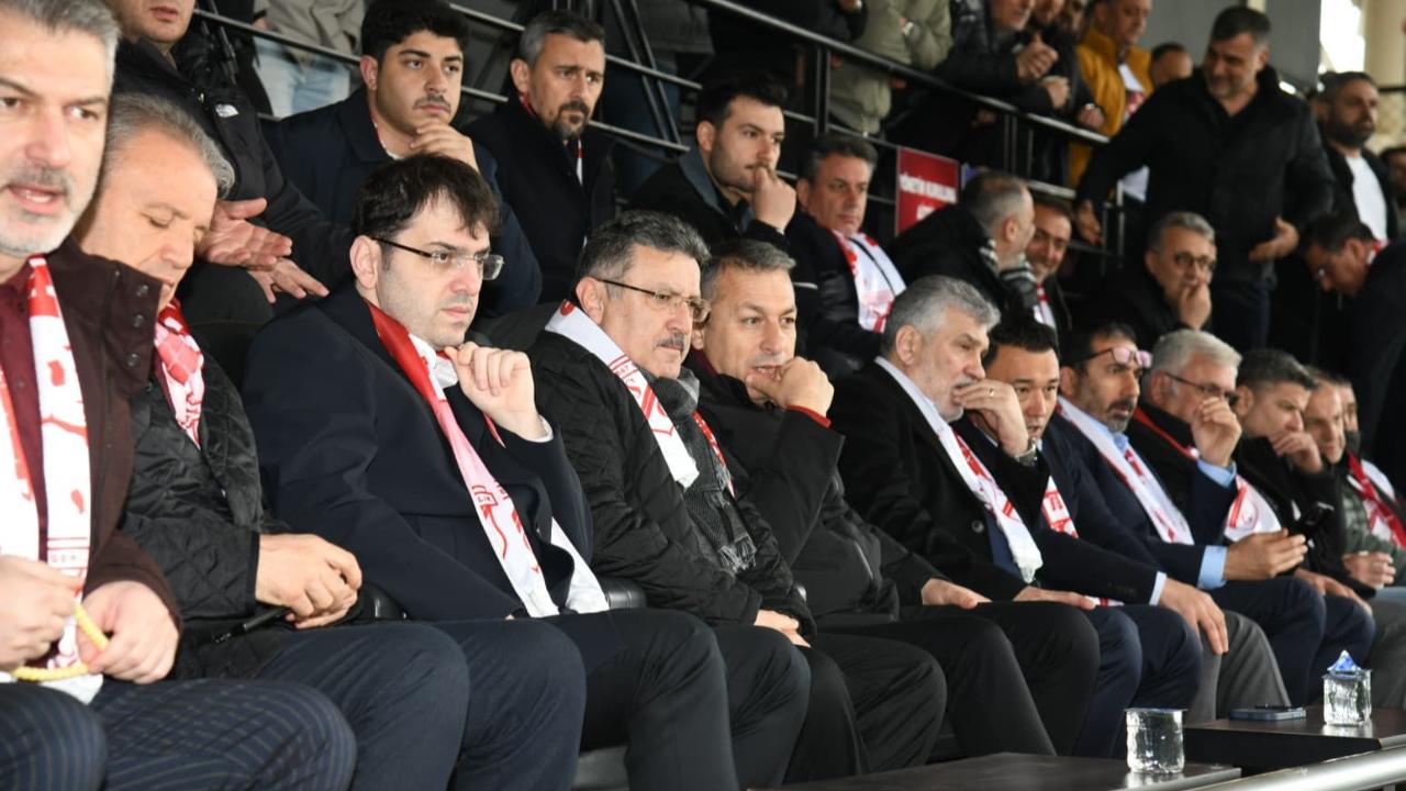 BAŞKAN GENÇ'TEN ŞAMPİYON SEBATSPOR'A TEBRİK