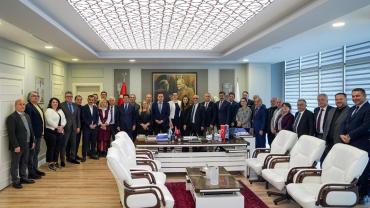 BAŞKAN KAYA'YA DOĞUM GÜNÜ SÜRPRİZİ