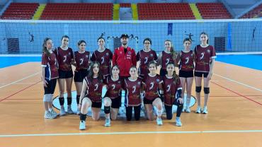 BORDO-MAVİLİ SULTANLAR TÜRKİYE SAHNESİNE ÇIKIYOR