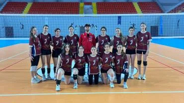 BORDO-MAVİLİ SULTANLAR TÜRKİYE SAHNESİNE ÇIKIYOR