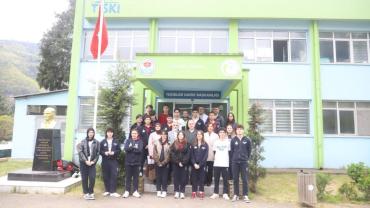 BÜYÜKŞEHİR'DEN ÖĞRENCİLERE YERİNDE ŞU ARITMA EĞİTİMİ