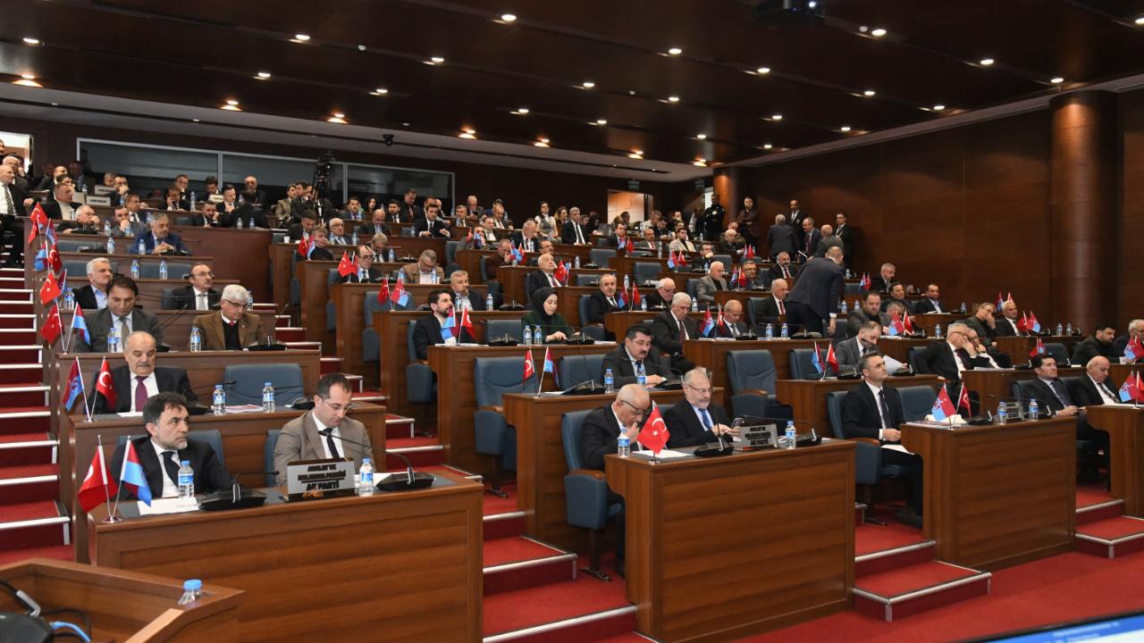 BÜYÜKŞEHİR'İN 2025 YILI FAALİYET RAPORU YETERLİ BULUNDU