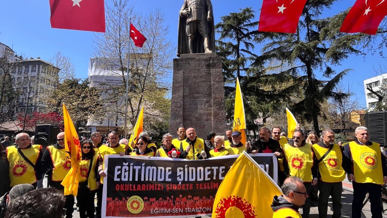 EĞİTİM-SEN'DEN SERT TEPKİ: SORUMLULAR İSTİFA ETMELİ!