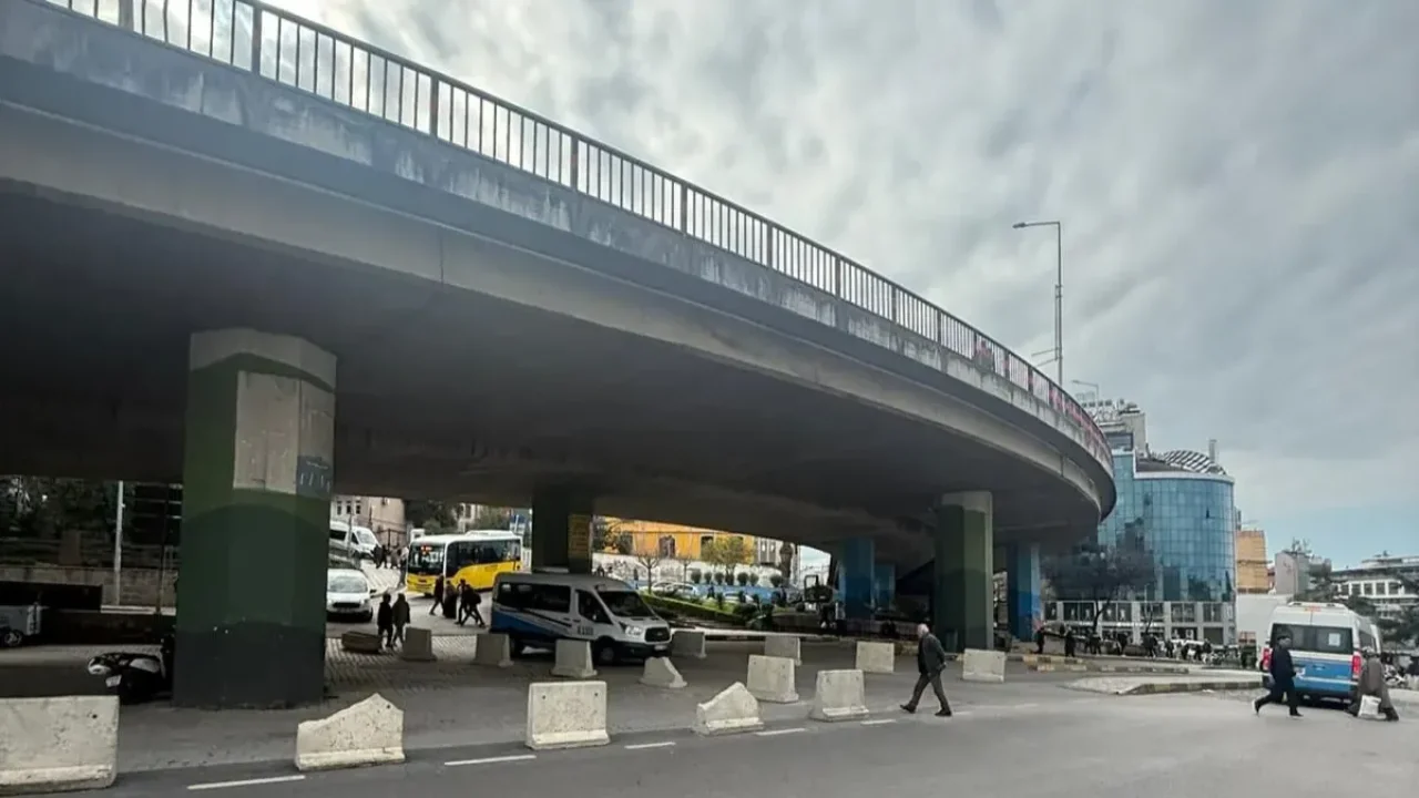 GENÇ TANJANT KÖPRÜSÜ İÇİN NET KONUŞTU: MÜMKÜNSE KALDIRACAĞIZ!