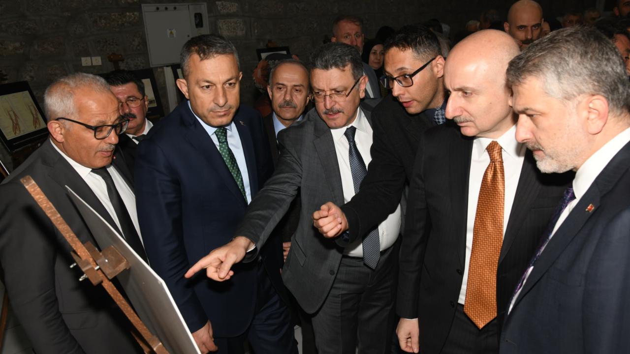 HÜSEYİN KAZAZ KÜLTÜR MERKEZİ 'MUHACİRLİK' OYUNU İLE AÇILDI