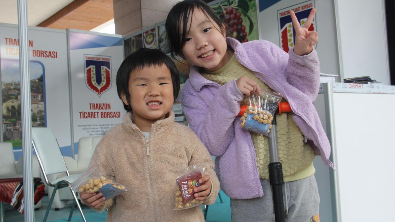 JAPON AİLENİN FINDIK SEVGİSİ