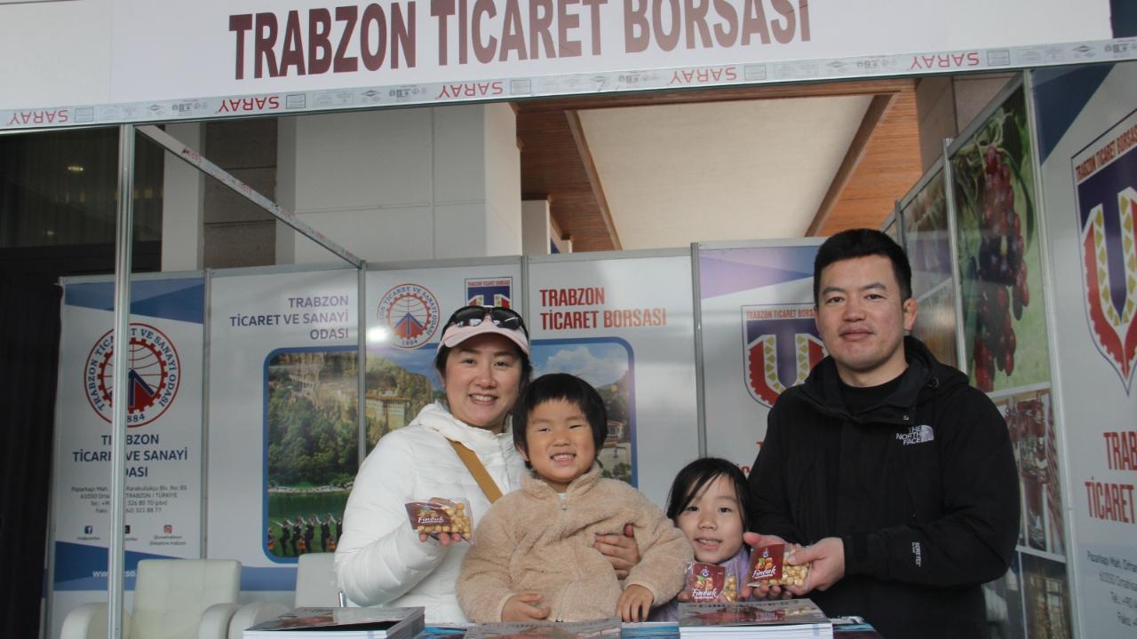 JAPON AİLENİN FINDIK SEVGİSİ