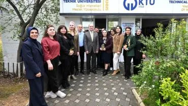 KTÜ'DE ÖDÜL TÖRENİ