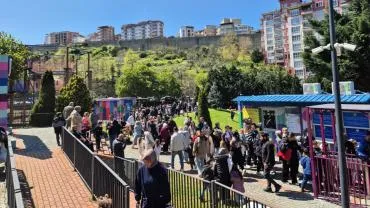 MACERA PARKI DOLDU TAŞTI