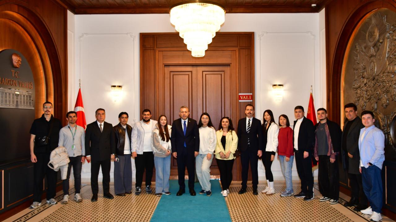 ORTA ASYALI ZİYARETÇİLERDEN VALİ ŞAHİN'E ZİYARET