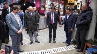 ORTAHİSAR BELEDİYESİ'NDEN ESNAFLARIN TALEBİNE ANINDA ÇÖZÜM