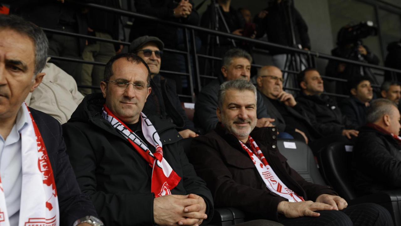 BAŞKAN EKİM'DEN SEBATSPOR'A TEBRİK