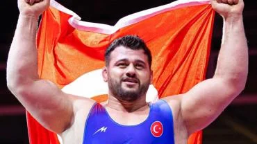 ŞAMPİYON RIZA KAYAALP TARİH YAZDI: REKORLARI ALT ÜST ETTİ!